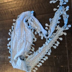 NWOT Blue lace age scarf
